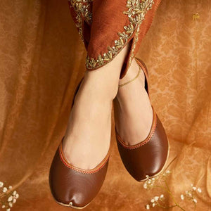 Surkhaab (Dark Brown)