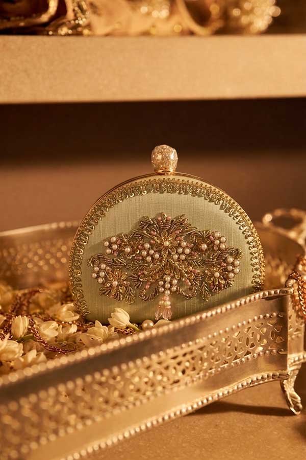 Noor-e-Seher (Clutch)
