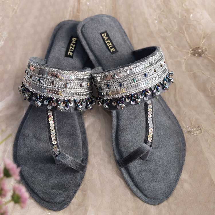 Adaa (Grey)