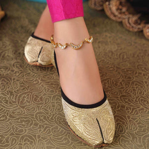 Bilqees-Khussa-kolhapuri-dazzle-by-sarah