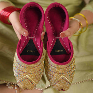 Teefa-Khussa-kolhapuri-dazzle-by-sarah