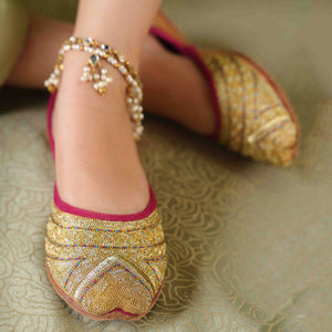 Teefa-Khussa-kolhapuri-dazzle-by-sarah