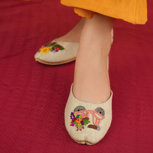 Zureesh-Khussa-kolhapuri-dazzle-by-sarah