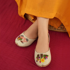 Zureesh-Khussa-kolhapuri-dazzle-by-sarah