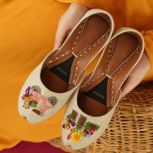 Zureesh-Khussa-kolhapuri-dazzle-by-sarah