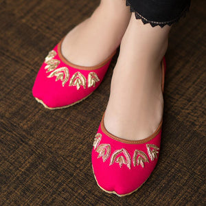 Sensation-Khussa-kolhapuri-dazzle-by-sarah