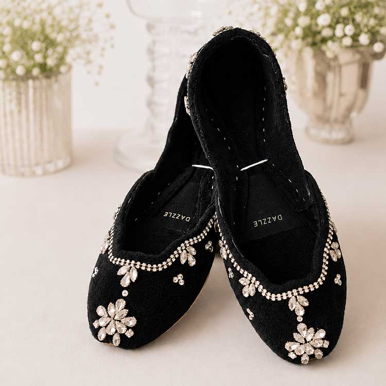 Elara (Black)