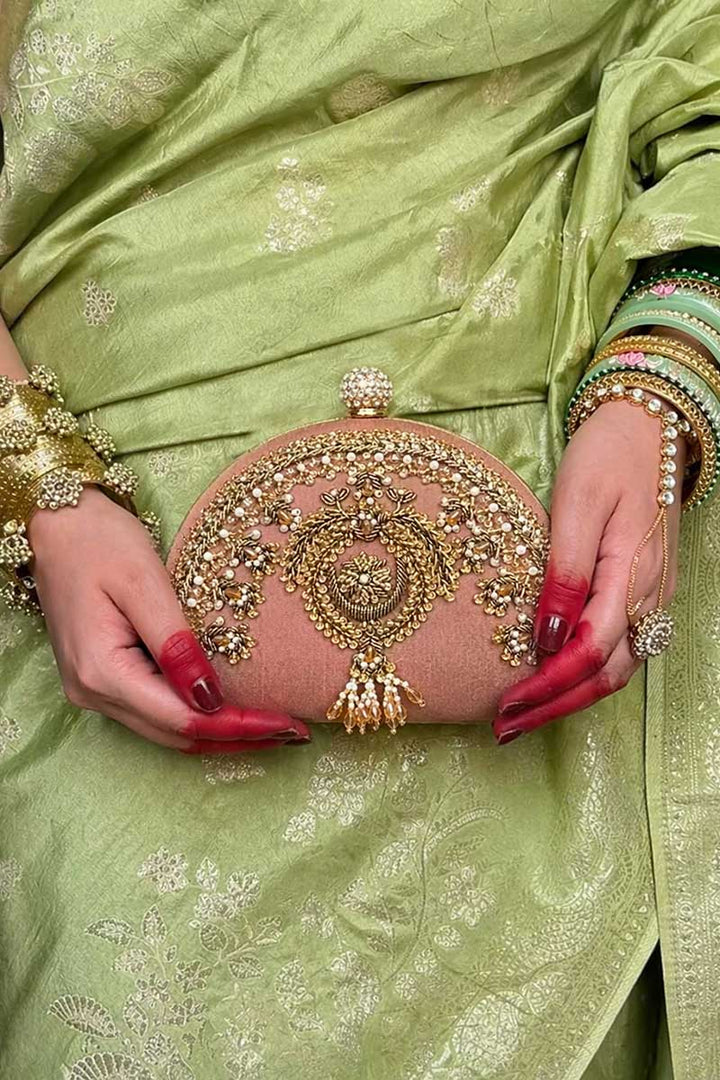 Saira (Clutch)