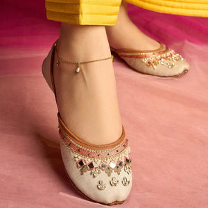 The Empress-Khussa-kolhapuri-dazzle-by-sarah