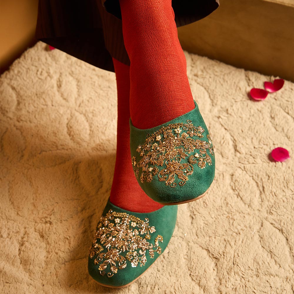 Petunia-Khussa-kolhapuri-dazzle-by-sarah