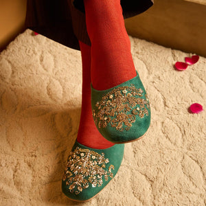 Petunia-Khussa-kolhapuri-dazzle-by-sarah