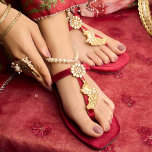 Dilraas Bano (Sandals)