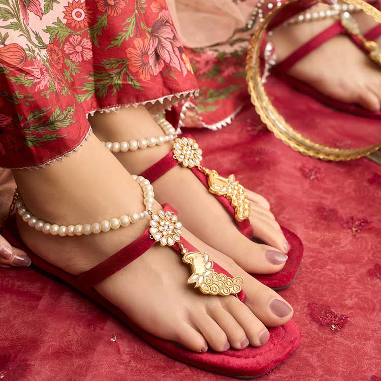 Dilraas Bano (Sandals)