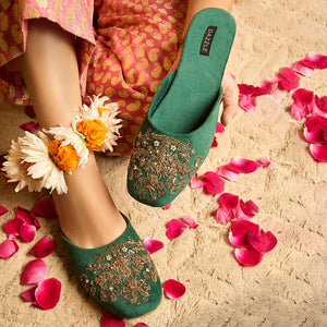 Petunia-Khussa-kolhapuri-dazzle-by-sarah