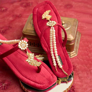 Dilraas Bano (Sandals)