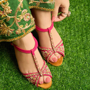 Helma-Khussa-kolhapuri-dazzle-by-sarah