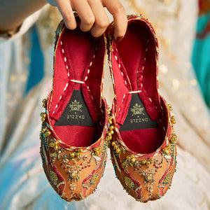 Morneen-Khussa-kolhapuri-dazzle-by-sarah