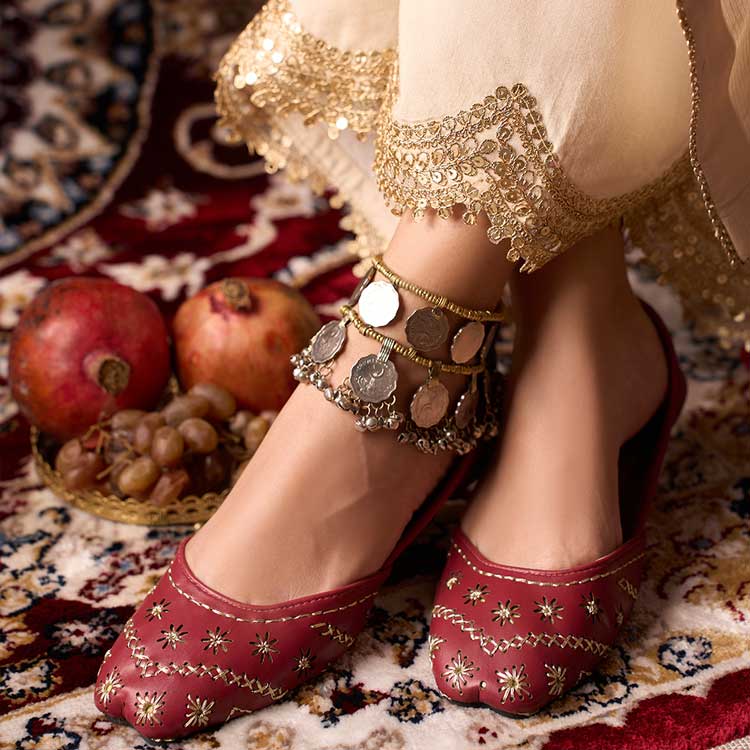 Saadgi (Maroon)