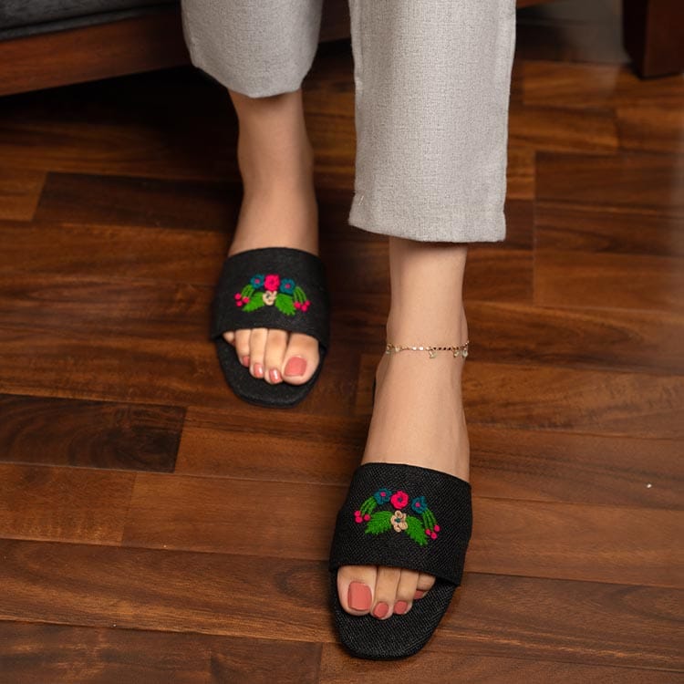 Garland Slider-Khussa-kolhapuri-dazzle-by-sarah