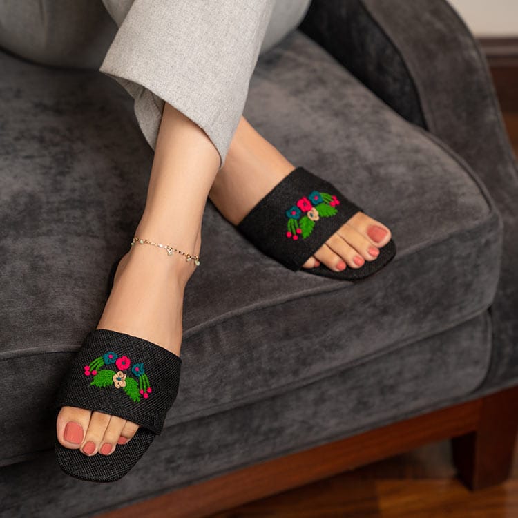 Garland Slider-Khussa-kolhapuri-dazzle-by-sarah