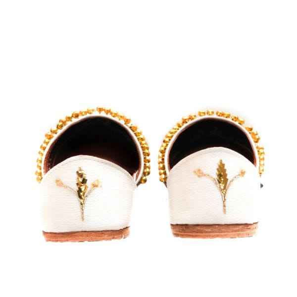 Bride to-be Juttis