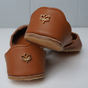 Adora Brown-Khussa-kolhapuri-dazzle-by-sarah