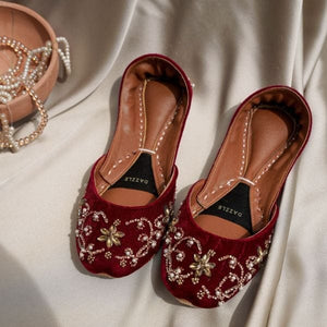 Sindoori Laal-Khussa-kolhapuri-dazzle-by-sarah