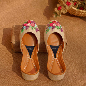 Blossom-Khussa-kolhapuri-dazzle-by-sarah