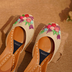 Blossom-Khussa-kolhapuri-dazzle-by-sarah