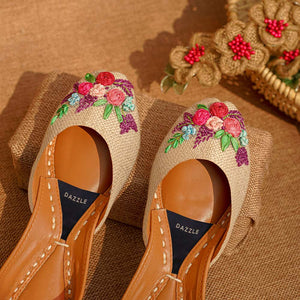 Blossom-Khussa-kolhapuri-dazzle-by-sarah