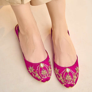 Punk Rock Pink-Khussa-kolhapuri-dazzle-by-sarah