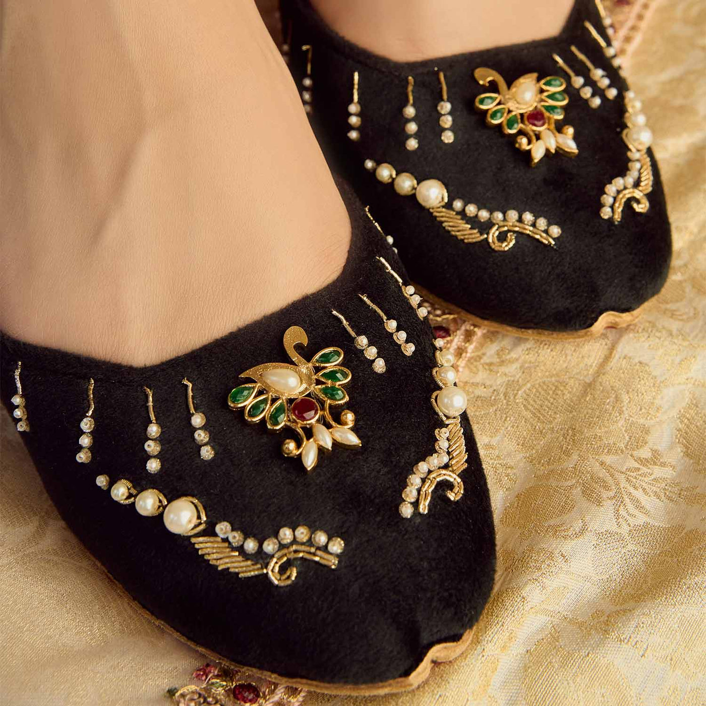 Meher-un-Nisa-Khussa-kolhapuri-dazzle-by-sarah