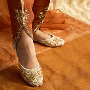 Paisley White-Khussa-kolhapuri-dazzle-by-sarah